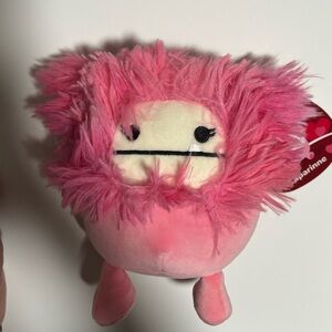 Squishmallows Caparinne the Valentines Bigfoot 5” Stuffed Plush